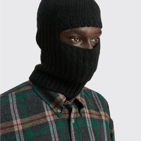 OUR LEGACY KNITTED BALACLAVA
Black Chunky Merino - Picture 2 of 9